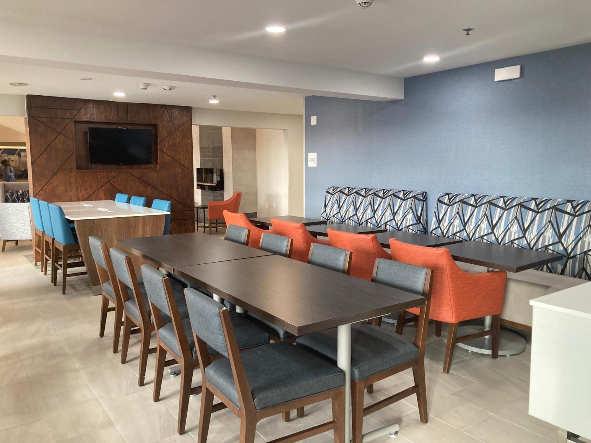 Holiday Inn Express & Suites Port Washington By Ihg Eksteriør bilde