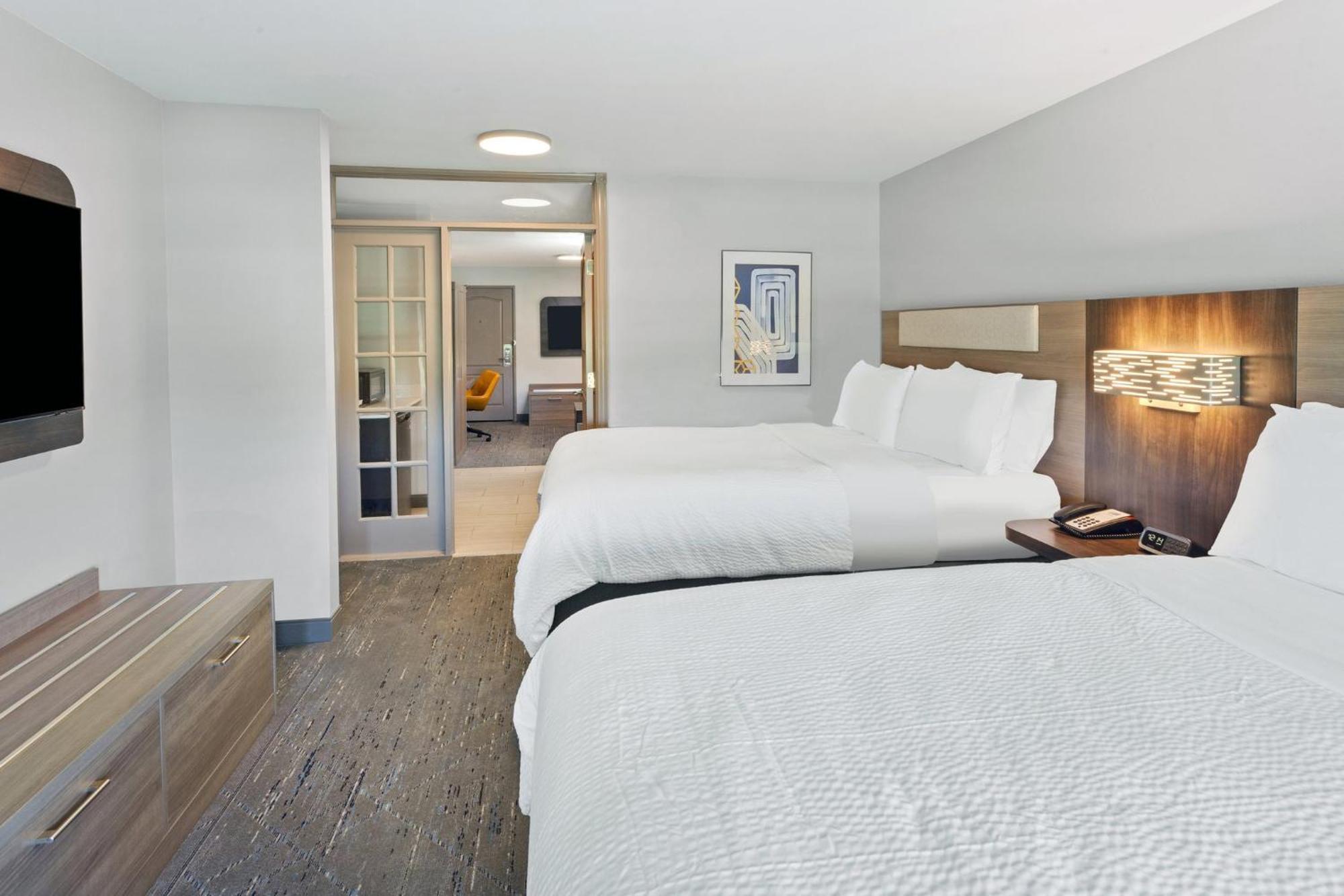 Holiday Inn Express & Suites Port Washington By Ihg Eksteriør bilde